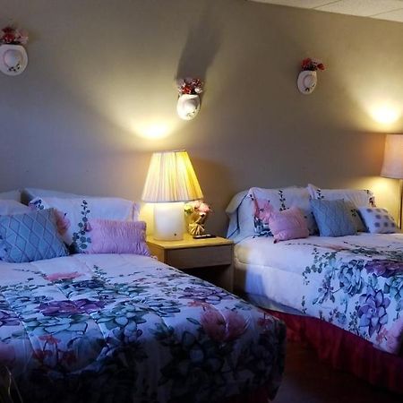 Pittsfield Motor Inn Εξωτερικό φωτογραφία