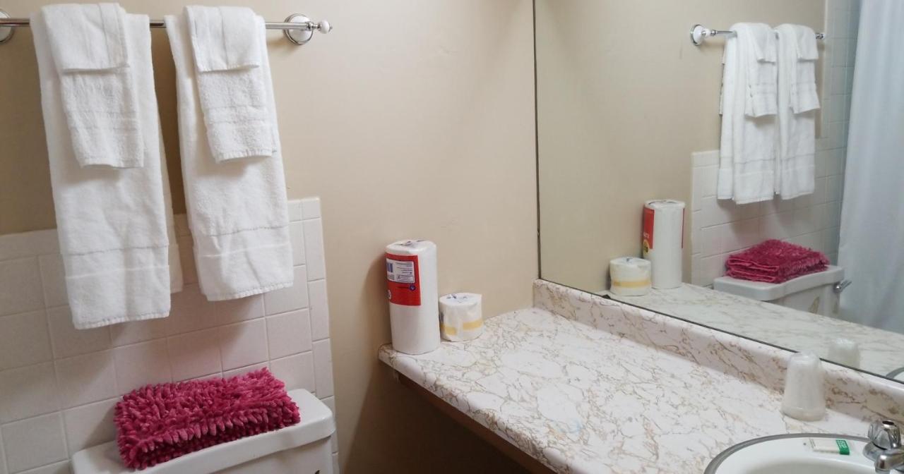 Pittsfield Motor Inn Εξωτερικό φωτογραφία