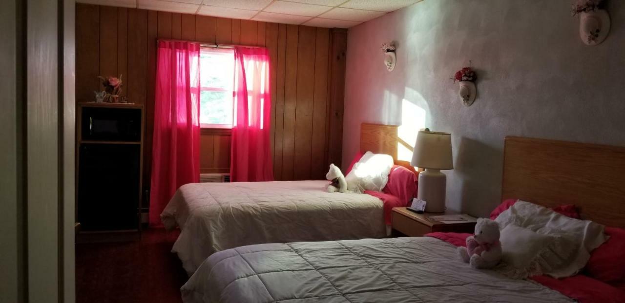 Pittsfield Motor Inn Εξωτερικό φωτογραφία